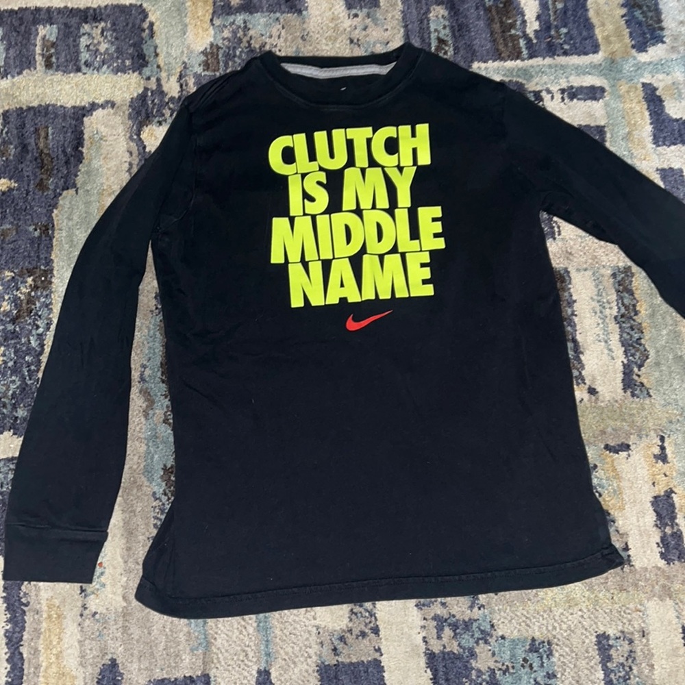 Black Nike along sleeve T boys size L